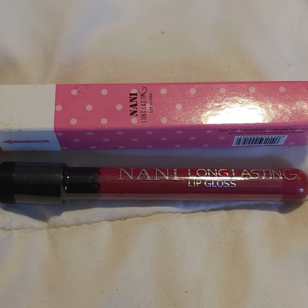 Nani Long Lasting Lip Gloss, color 22 - Dark Burgundy NEW
